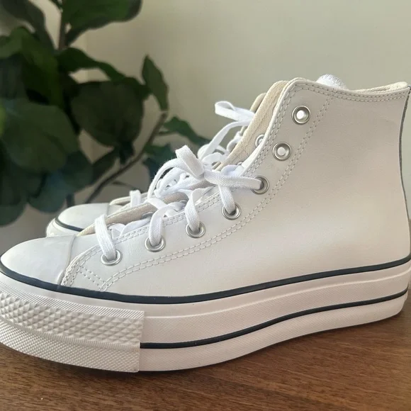 Converse Chuck Taylor All Star Platform White Leather High-Tops NWOT - Picture 3 of 16